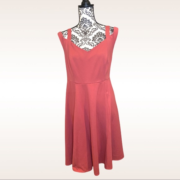 Torrid Cut Out Shoulder Fit & Flare Dress Sz 1 - Picture 3 of 10